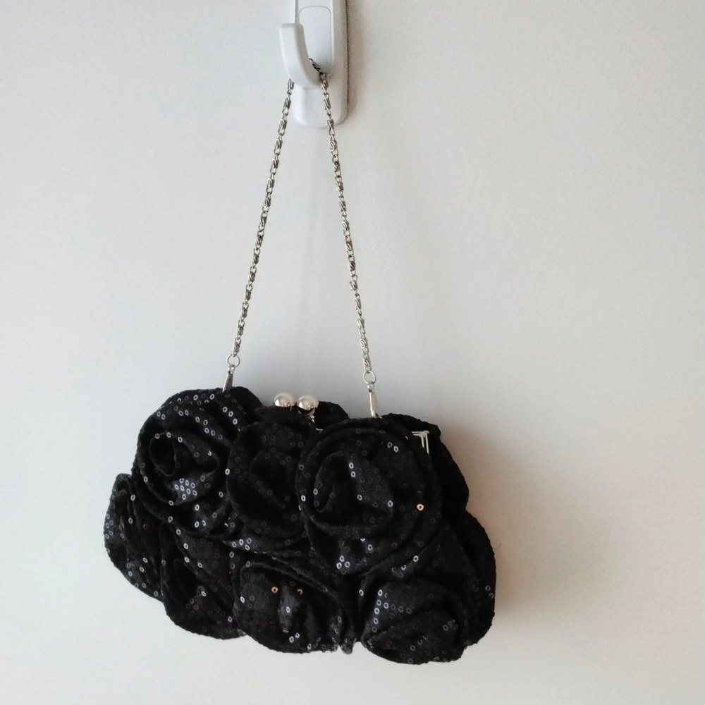 Women's black sequin rosettes evening bag